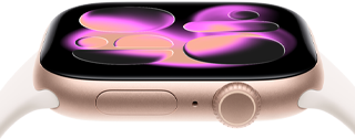 Apple Watch Series 11, ตัวเรือนอะลูมิเนียม สีโรสโกลด์, หน้าปัดนาฬิกางานศิลปะที่ปรับเปลี่ยนได้เอง, ภายนอกด้านขวา: Digital Crown, ไมโครโฟน, ปุ่มด้านข้าง, สายแบบ Sport Band สีชมพูบลัช