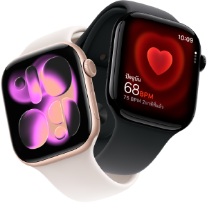 Apple Watch Series 11, ตัวเรือนอะลูมิเนียม สีโรสโกลด์, หน้าปัดนาฬิกางานศิลปะที่ปรับเปลี่ยนได้เอง, ภายนอกด้านขวา: Digital Crown, ไมโครโฟน, ปุ่มด้านข้าง, สายแบบ Sport Band สีชมพูบลัช, Apple Watch Series 11, ตัวเรือนอะลูมิเนียม สีดำเจ็ทแบล็ค, แอปอัตราการเต้นของหัวใจ, การเต้นของหัวใจในปัจจุบันต่อนาที, ภายนอกด้านขวา: Digital Crown, สายแบบ Sport Band สีดำ