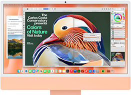 iMac, ภายนอกด้านหน้า, สีส้ม, แสดงแอปปรับแต่งรูปภาพพร้อมเครื่องมือ AI และแอปเมลในพื้นหลัง