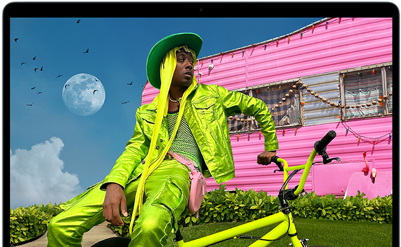 MacBook Air แสดงจอภาพ Liquid Retina